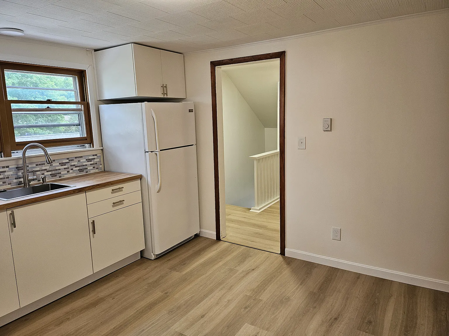 2 bed, 900 sqft, $1,400 — Photo 2