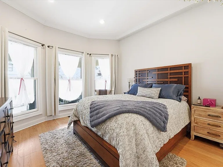 41 Bentley Ave — Photo 13