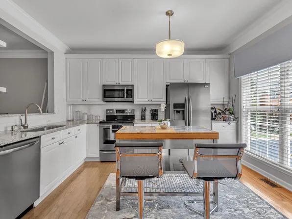 7252 Highway 70 S APT 702, Nashville, TN 37221