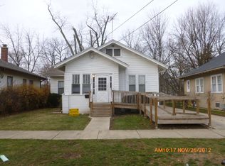 706 Iowa Ave, Aurora, IL 60506