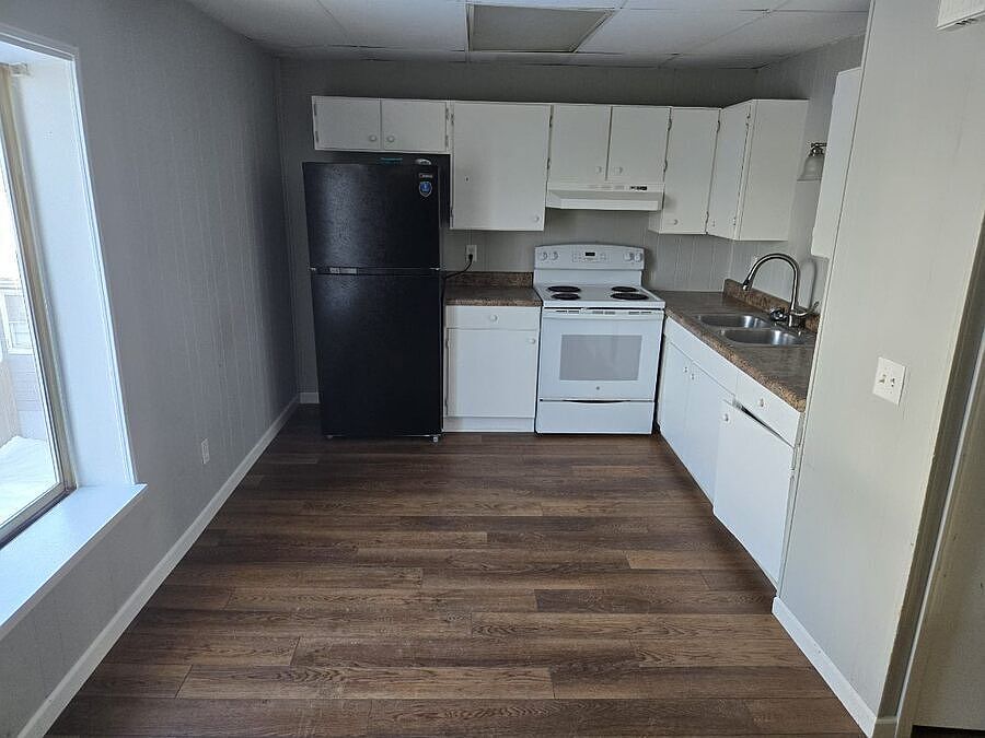 1st image of 3895 Oakes St SW