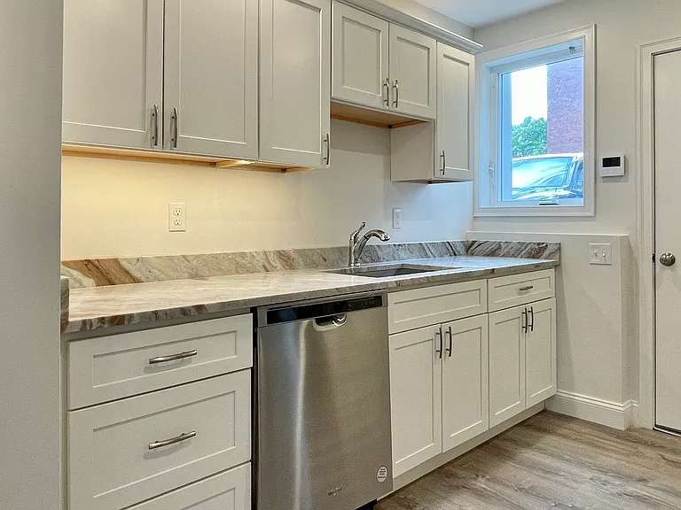 219 Waterman St — Photo 22