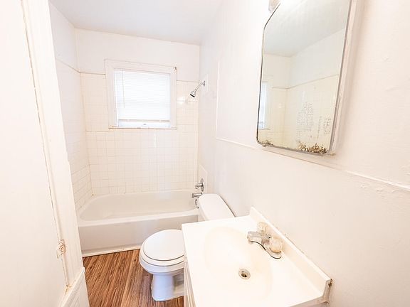 4th image of 114 Avenue V