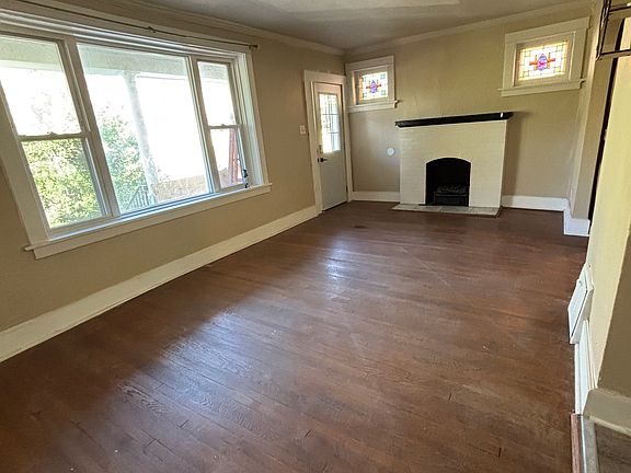3rd image of 6034 Columbia Ave #6034