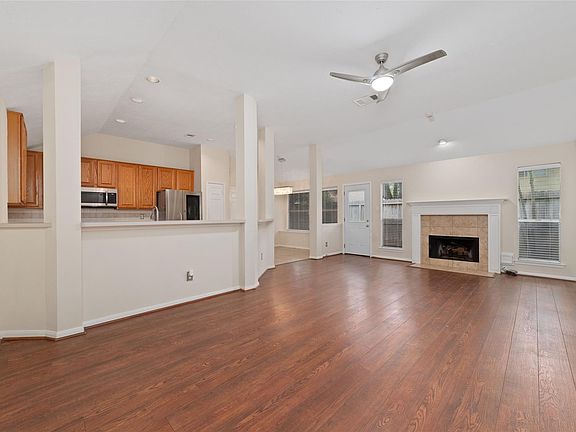 4th image of 1535 Freeman Ave