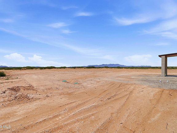 2nd image of 652 Yuma Desert