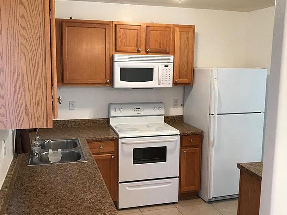 2nd image of 36422 W Kerby St