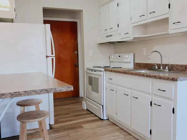 Emerald Village Apartments
