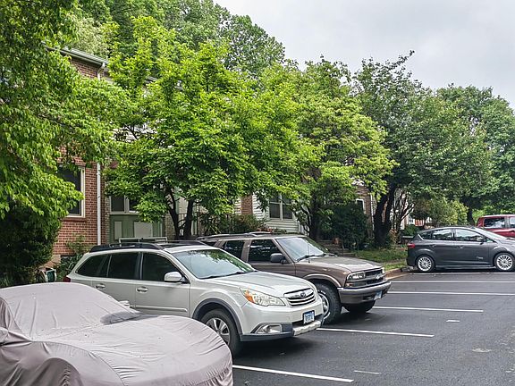 2nd image of 9510 Poplar Leaf Ct
