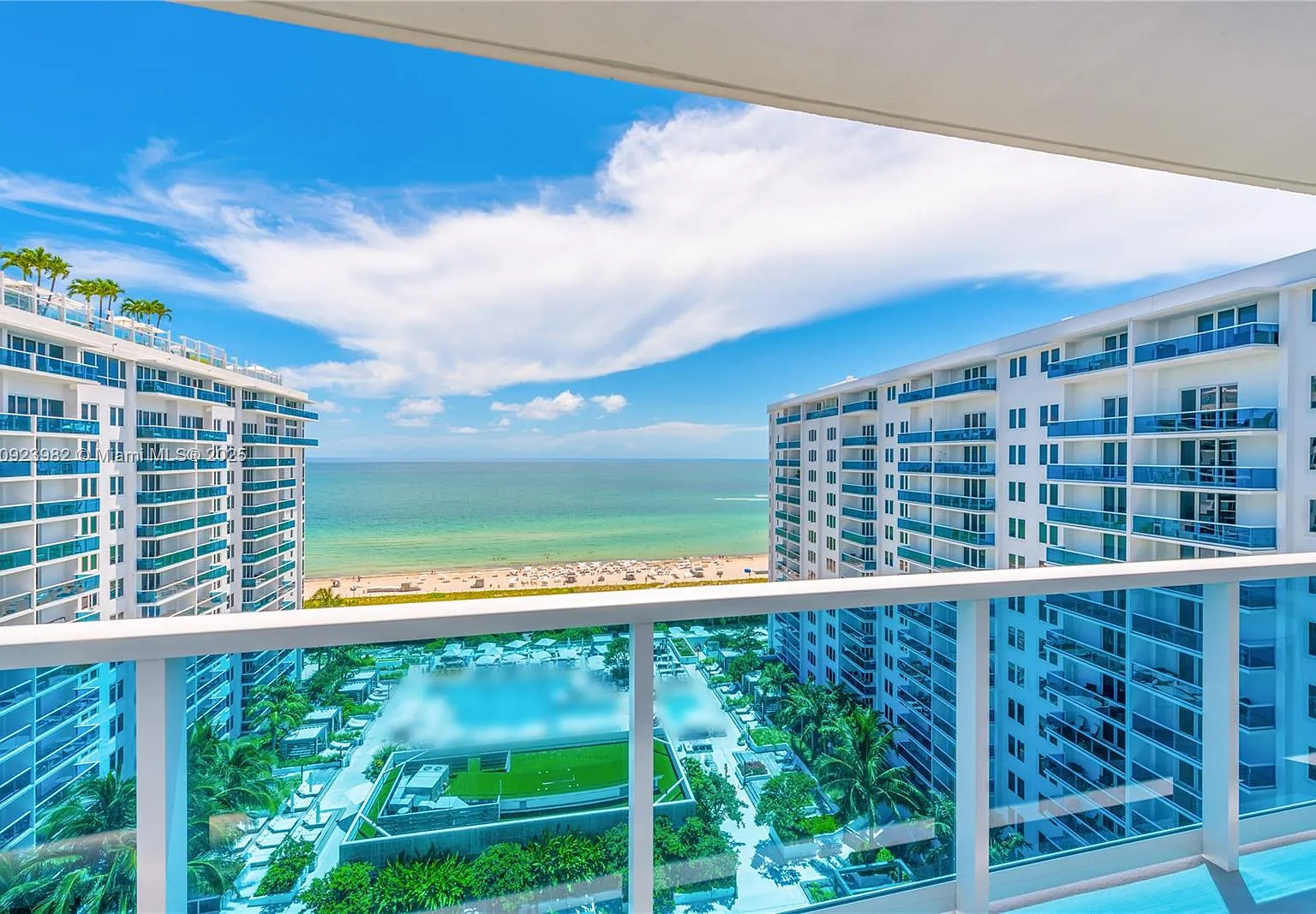2399 Collins Avenue Condo — Photo 2