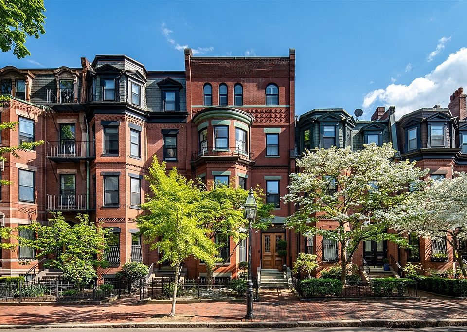 1st image of 340 Marlborough St