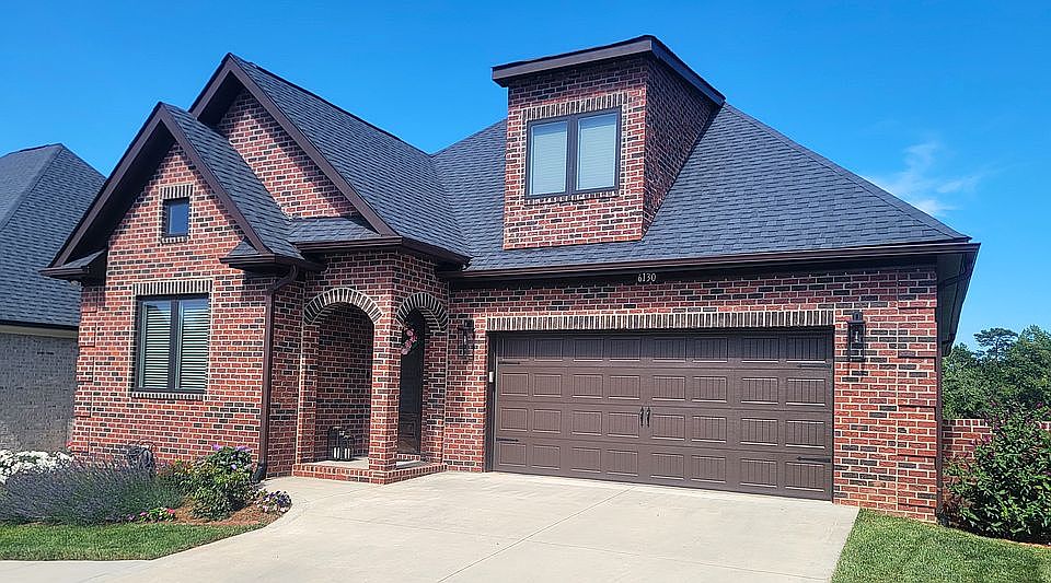 Luxury all-brick patio home