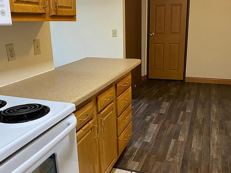 Crestwood Apartments — Photo 54