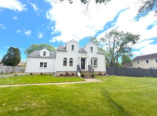 423 S Center St, Bensenville, IL 60106