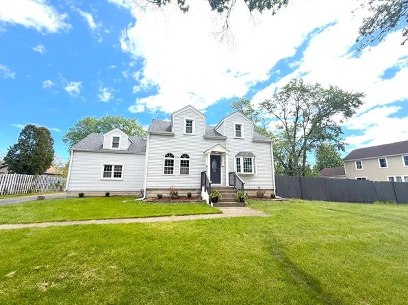 423 S Center St, Bensenville, IL 60106