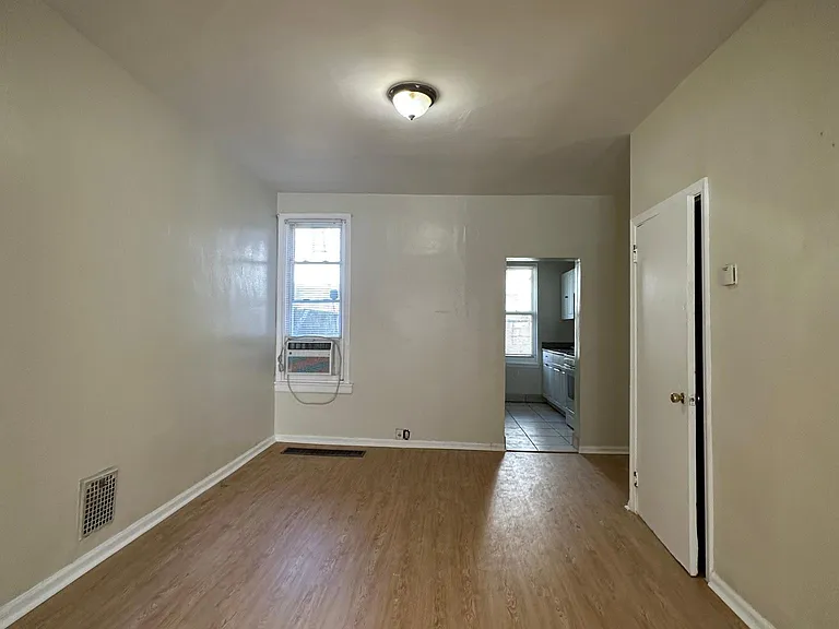 2422 S Mildred St — Photo 5