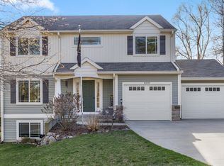 8390 Rose Ridge Dr NE, Rockford, MI 49341