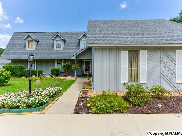 4424 W Pleasant Acres Dr, Decatur, AL 35603