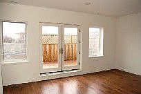5th image of 912 W Armitage Ave