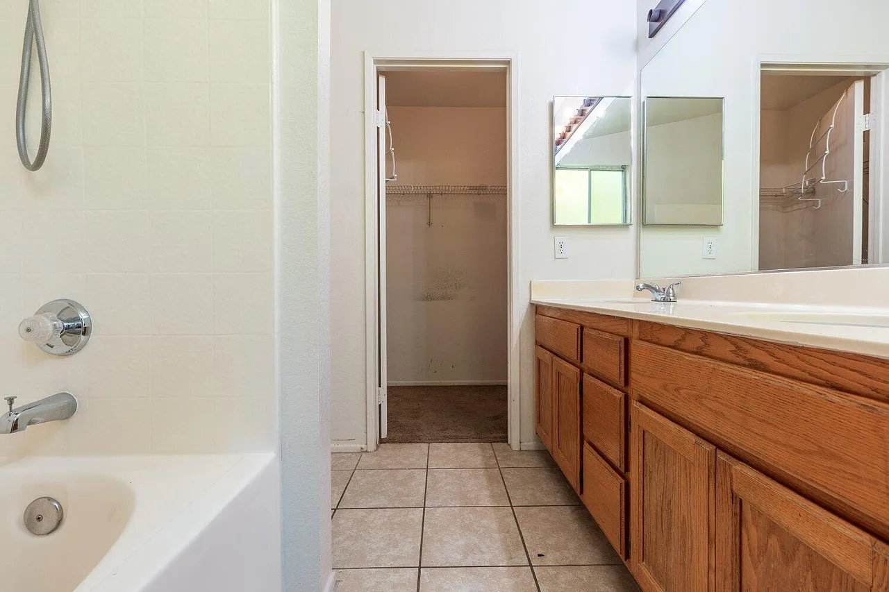 3 bed, 1475 sqft, $3,450 — Photo 3