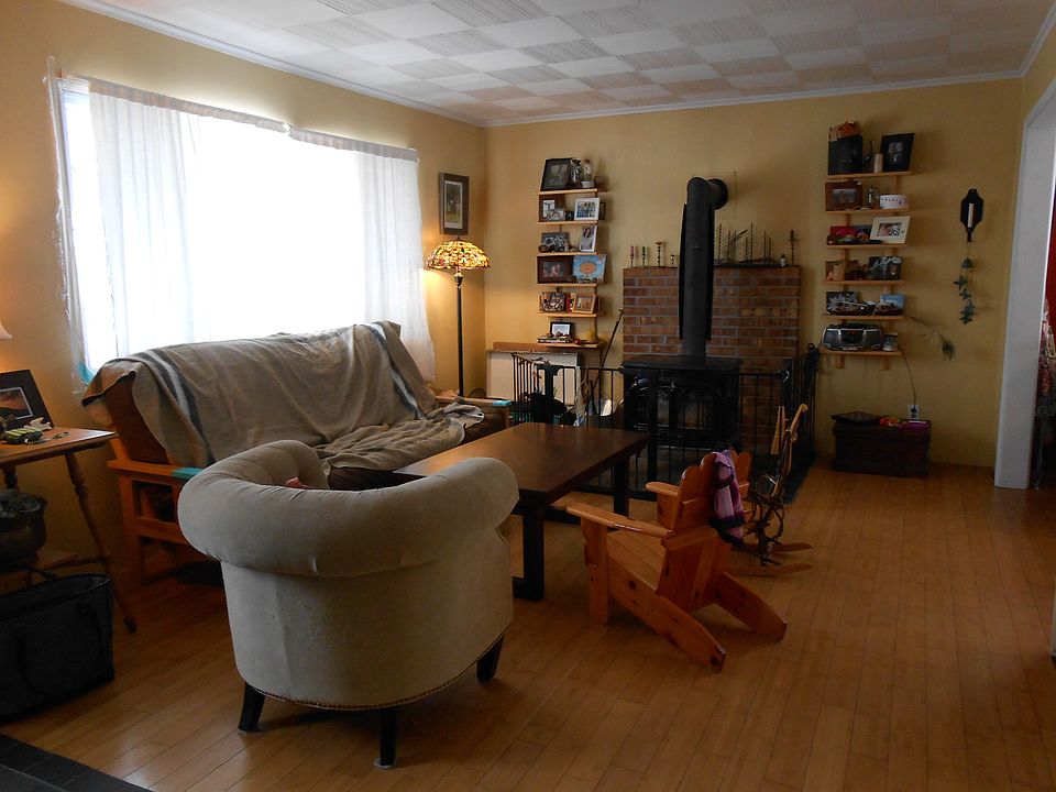 2nd image of 4 Quesnel St