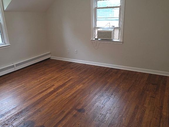 5th image of 1005 Swarthmore Ave