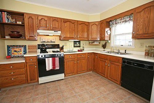 3rd image of 1493 Wynne Ave