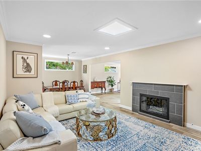 7431 Kelvin Ave, Winnetka, CA, 91306