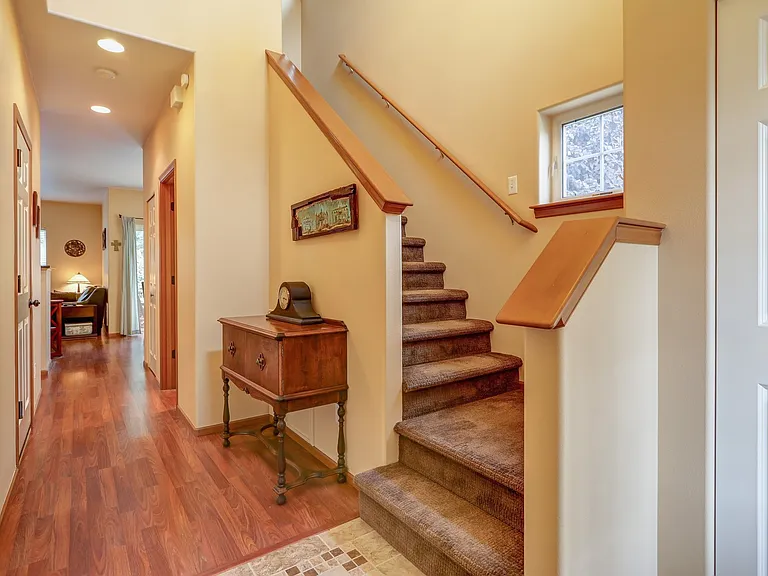 10595 NE Kingston Meadows Cir — Photo 2