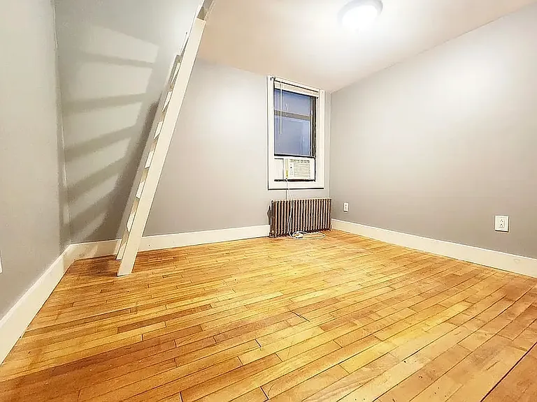 194 Wilson Ave #2I — Photo 10