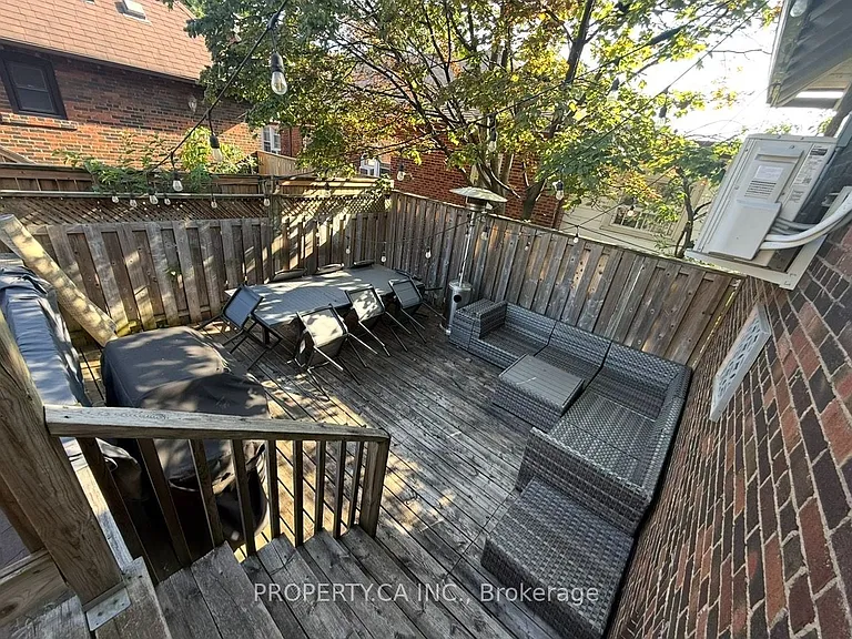 460 Oriole Pkwy #UPPER — Photo 9