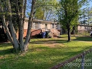 5th image of 706 Goldfinch Dr #2