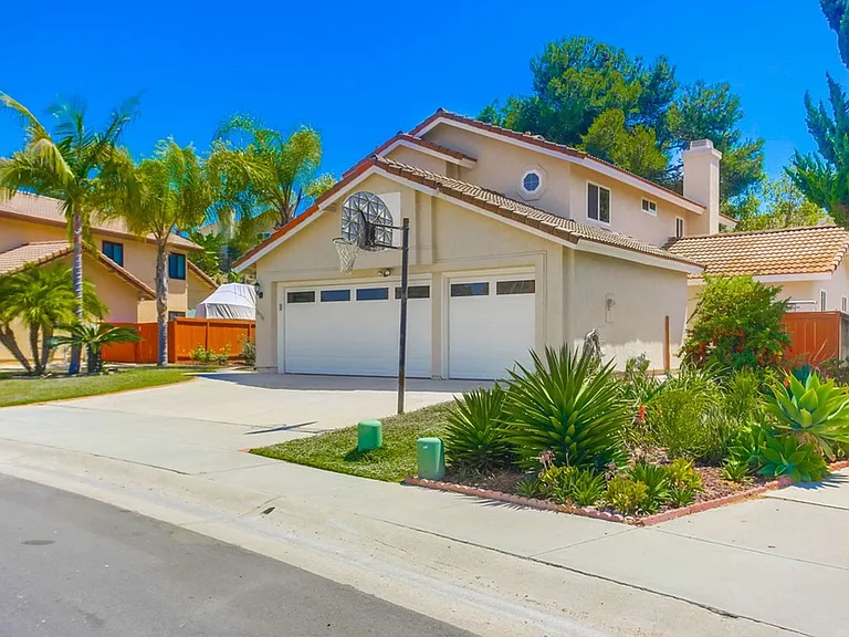 10730 Carillon Ct — Photo 4