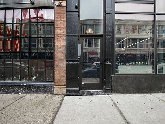 2nd image of 1570 N Milwaukee Ave #G