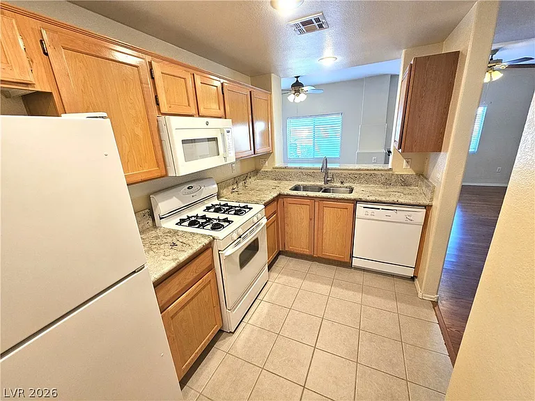 8501 W University Ave #1105 — Photo 2