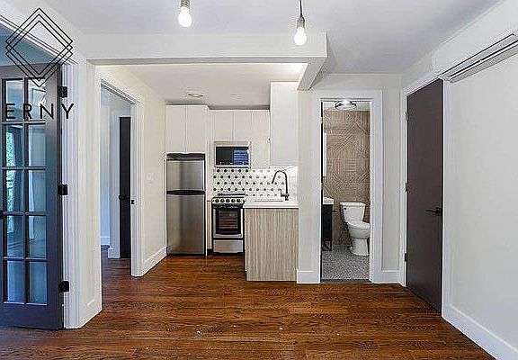 3rd image of 659 Hancock St #2L