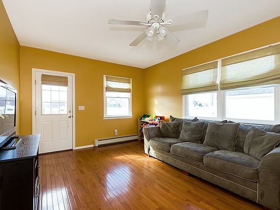3rd image of 501 N 12th St
