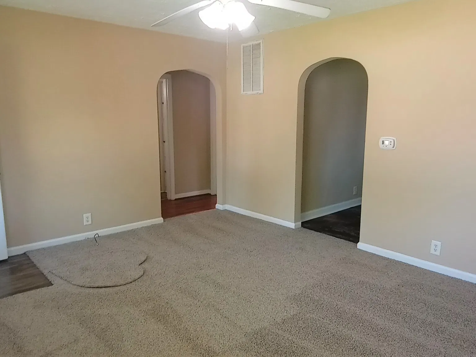 2 bed, 730 sqft, $1,050 — Photo 2