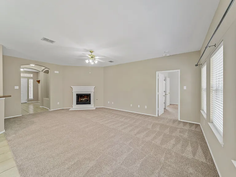 8162 Robertson Dr — Photo 20
