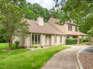 124 Woodbridge Ln, Chapel Hill, NC 27514