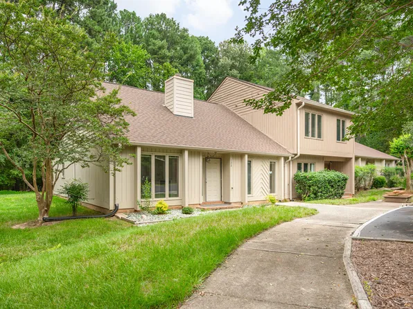 124 Woodbridge Ln, Chapel Hill, NC 27514