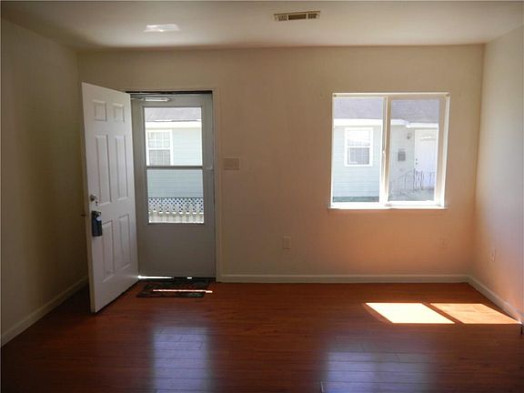 3rd image of 3330-32 Mandeville St