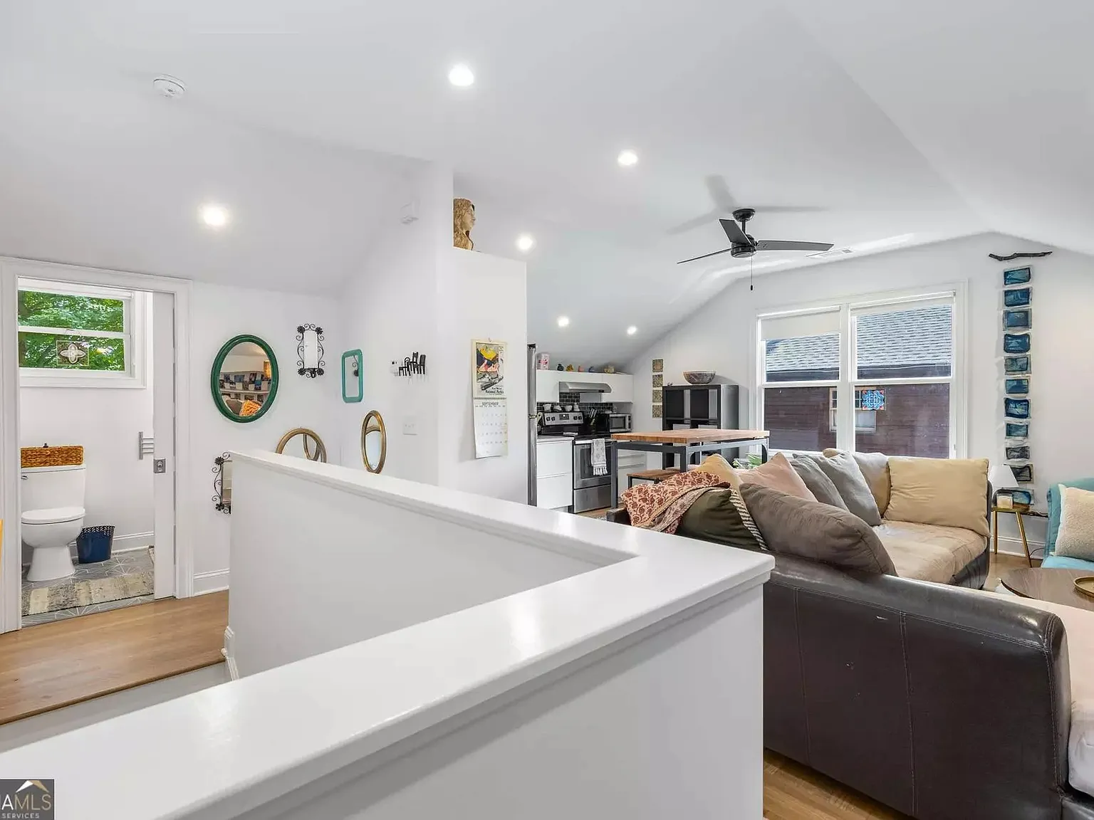 2 bed, 1067 sqft, $1,990 — Photo 4