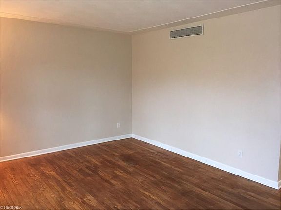 5th image of 1191 Bell Ct