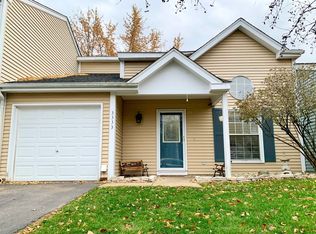 3333 Greenwich Ln, Island Lake, IL 60042