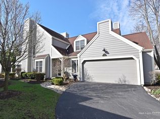124 Whittington Crse #124, St Charles, IL 60174