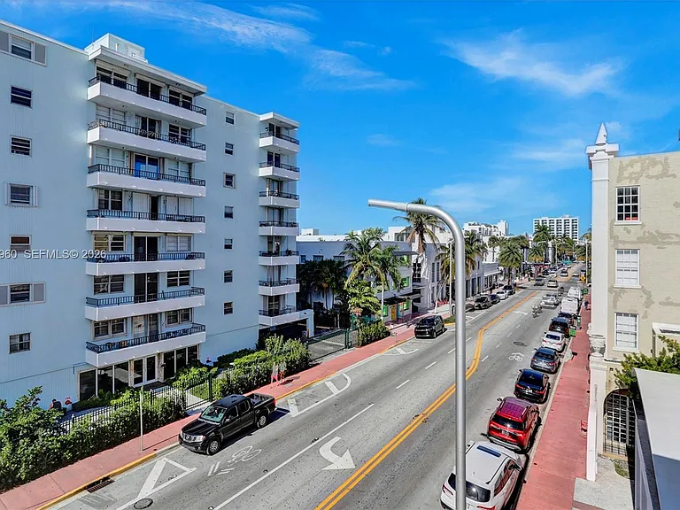 713 Collins Ave #42 — Photo 36