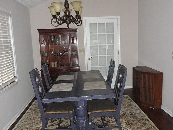 5th image of 107 Moss Hill Ct