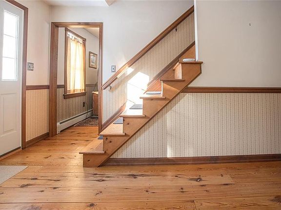 5th image of 1907 Fawn Ln