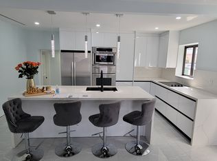 2790 NW 3rd St, Miami, FL 33125